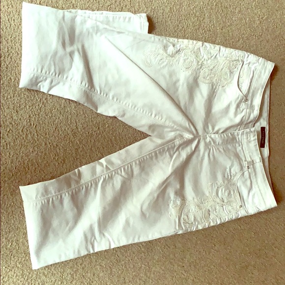 Stylish chic white denim WHBM - Picture 1 of 4